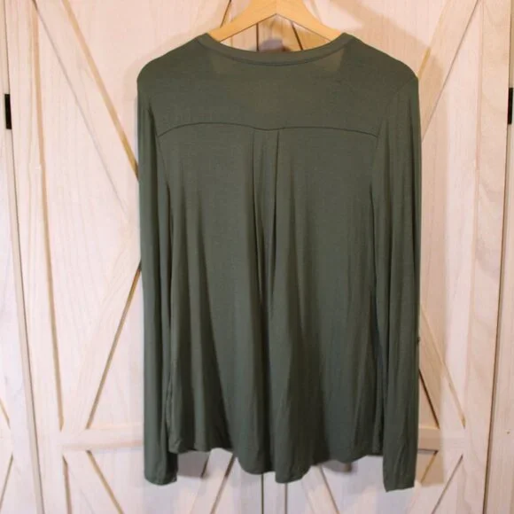 A New Day Green Button Front Henley Top- Size Medium - Picture 2 of 7